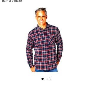 Jackson Hole Red, Navy and white plaid flannel shirt Size large